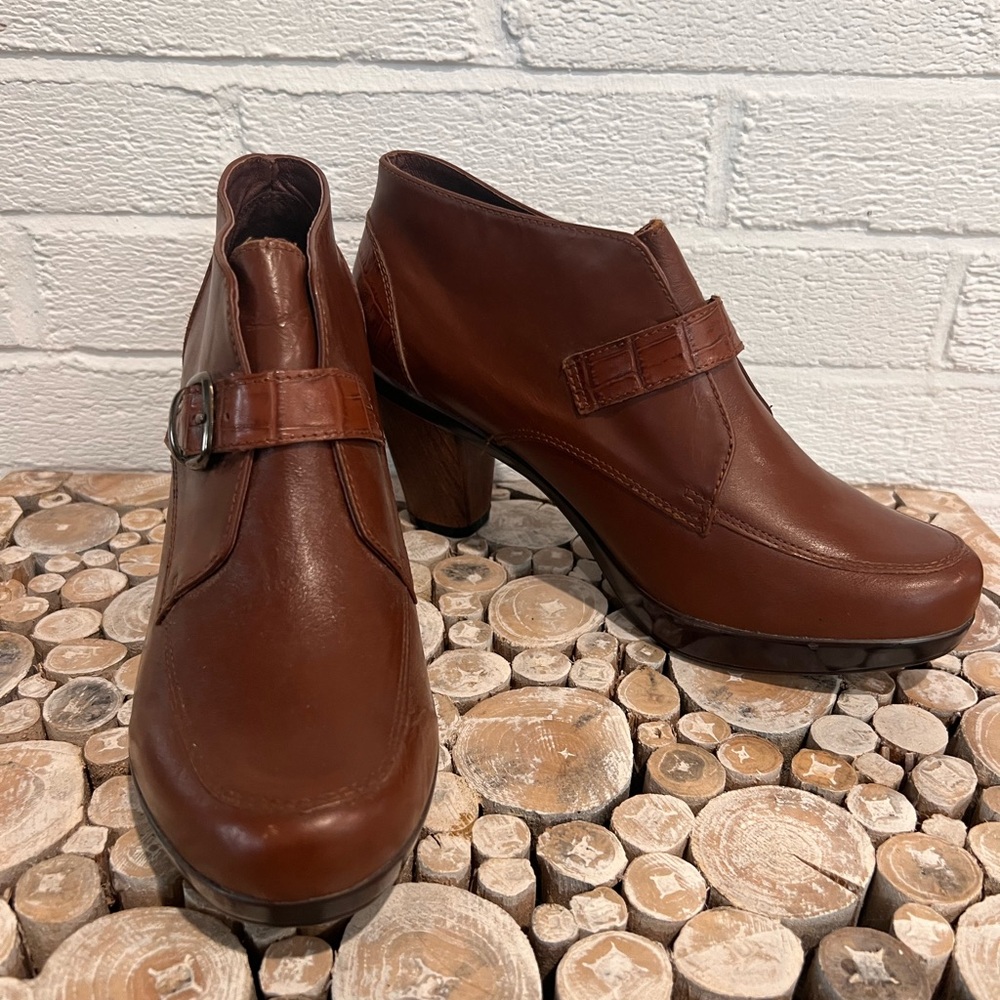 Sanita Rich Brown Leather Ankle Boots Size 9 New without box